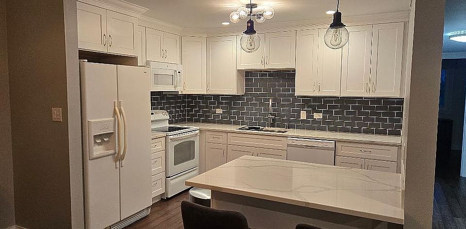 1st image of 7207 W 78th St APT 3A