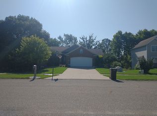1118 Conifer Ct, Jenison, MI 49428