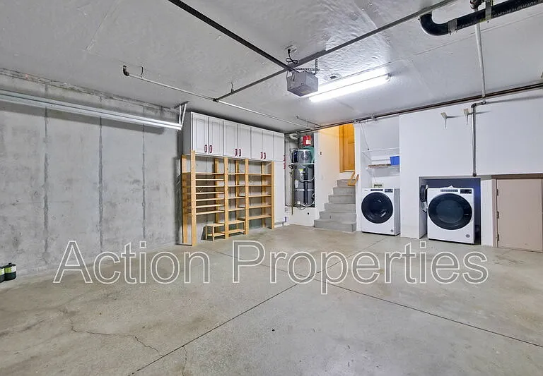 158 Holly Ct — Photo 45