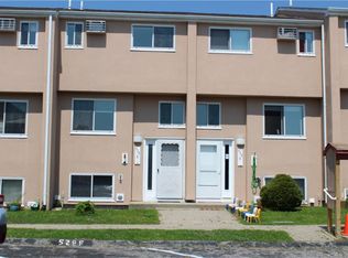 528 Shennecossett Rd APT E, Groton, CT 06340