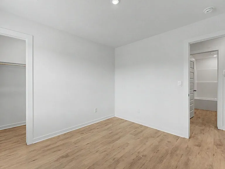 3070 Rosalee Ln — Photo 16
