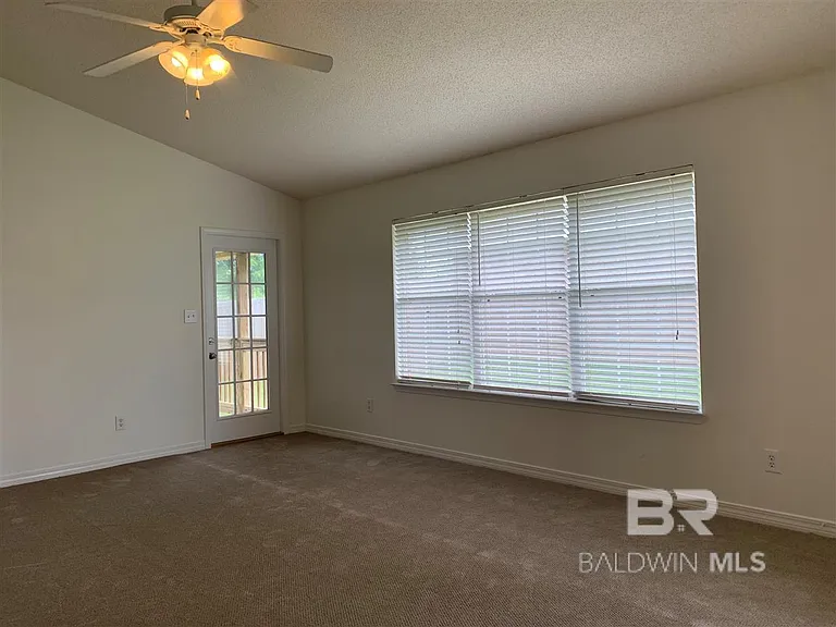 16215 Mansion St — Photo 7