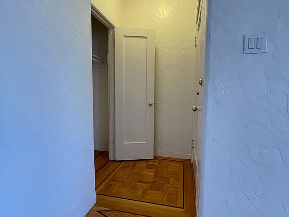 4th image of 1229 Sacramento St #3