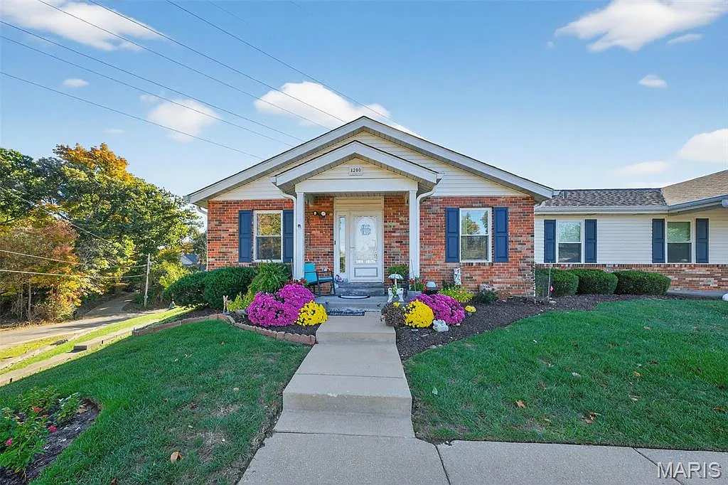 1200 Cliffridge Ln photo 1