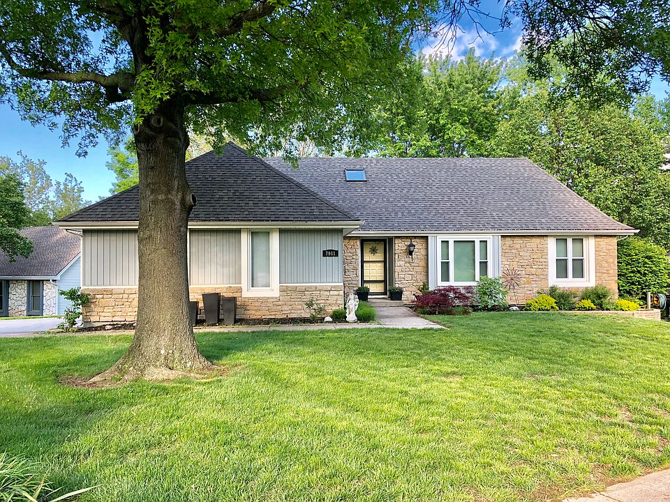1st image of 7941 N Anita Dr