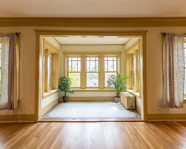 1st image of 5542 S Blackstone Ave APT 3