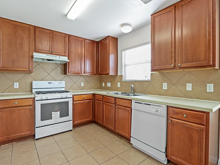 15127 Green Whisper Dr — Photo 10