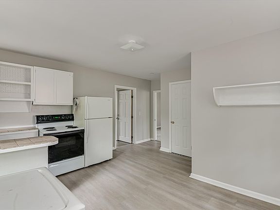 2nd image of 1933 George Rd #B