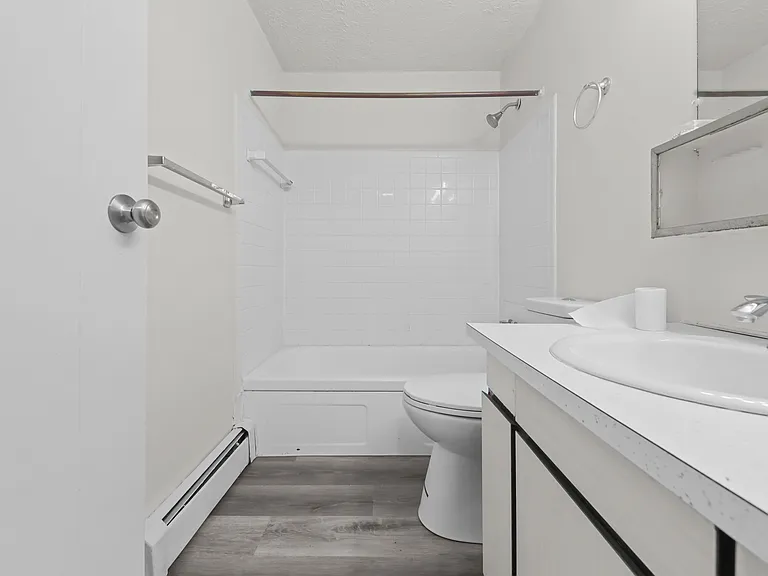 161 Cedar Ave #14 — Photo 8