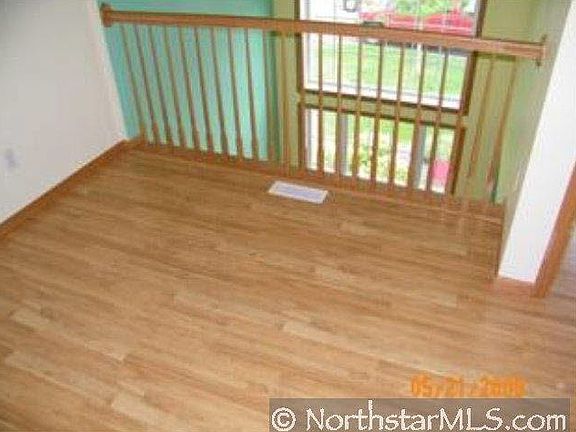 4th image of 10039 Pierce Street NE