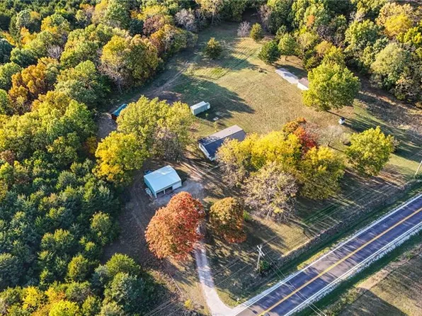 431 E 2200th Rd, Eudora, KS 66025