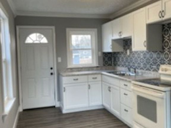 2nd image of 2662 Azelda Ave