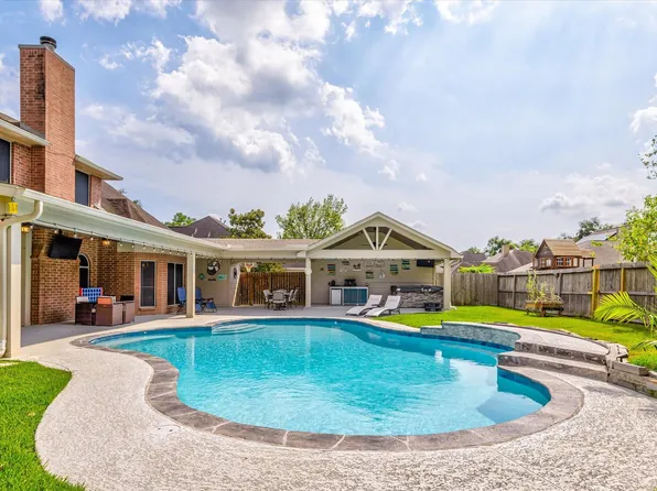 2402 Sarasota Dr, Friendswood, TX 77546