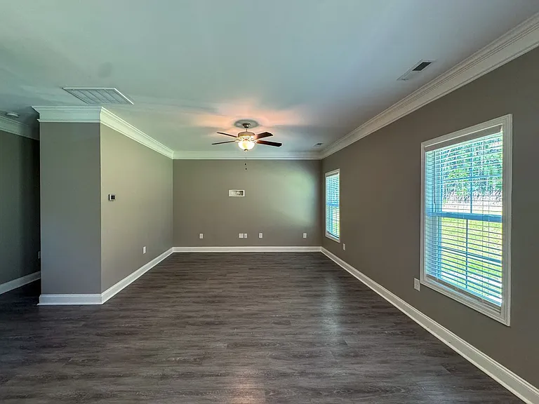 7550 Hillside Ave — Photo 3