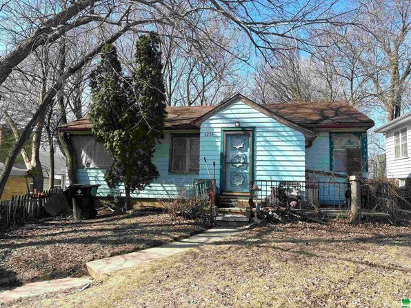 3235 Virginia St, Sioux City, IA 51104