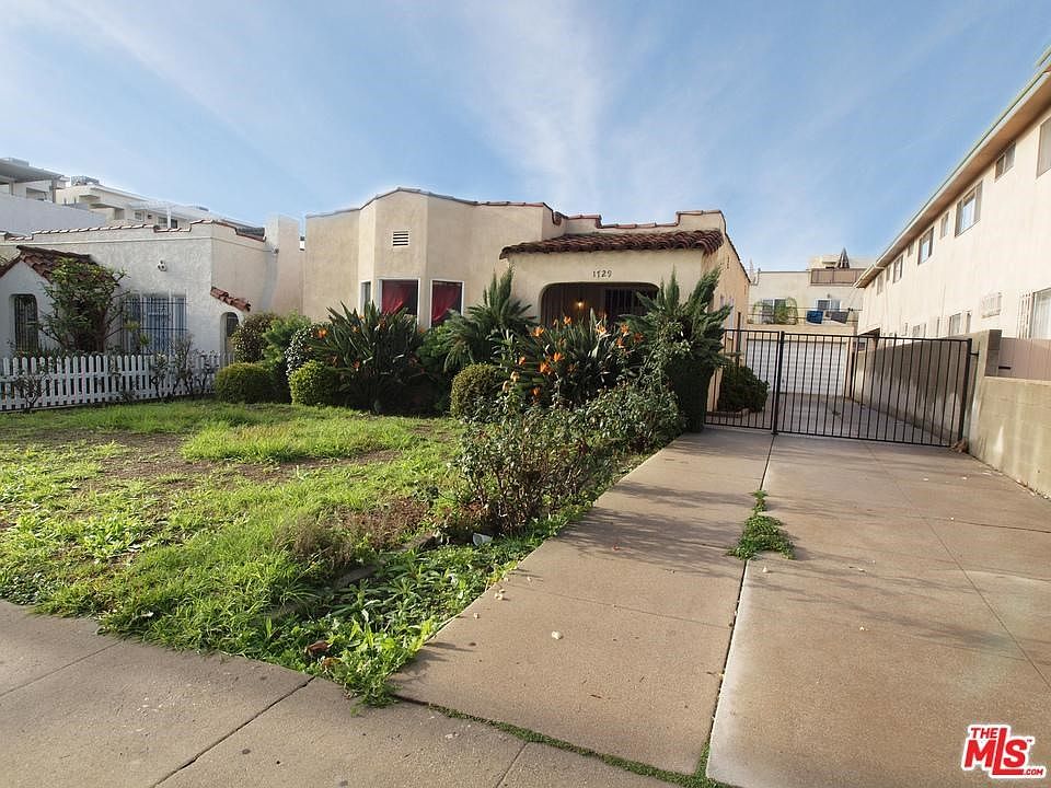 1st image of 1729 S Barrington Ave