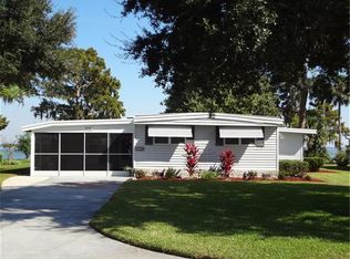 34336 Island Dr, Leesburg, FL 34788
