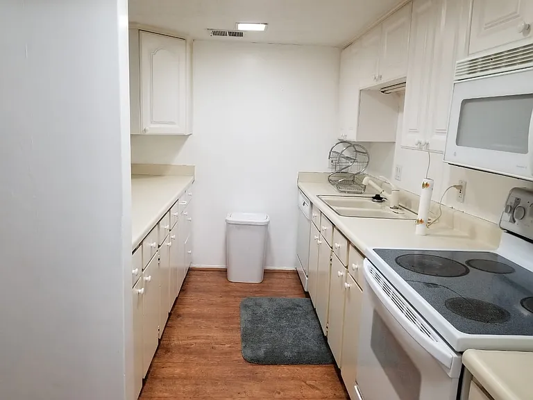 9521 Windswept Ln #9521 — Photo 16