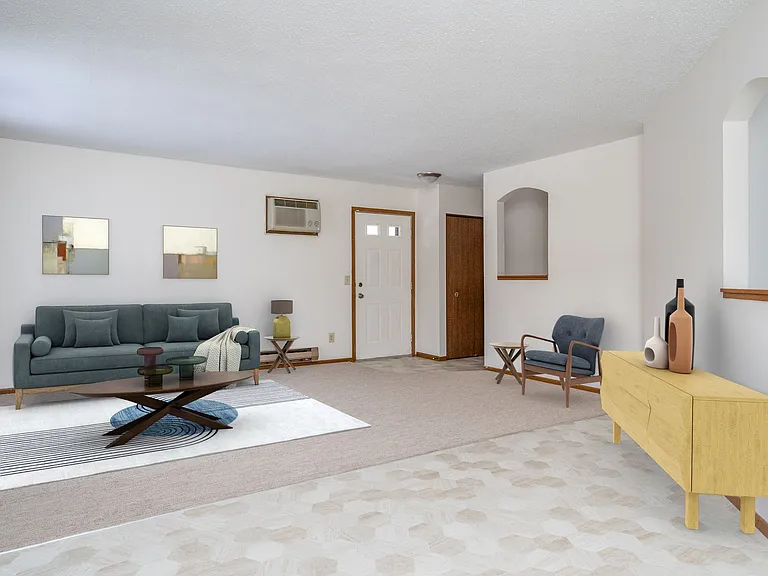 Woodcrest Townhomes — Photo 1