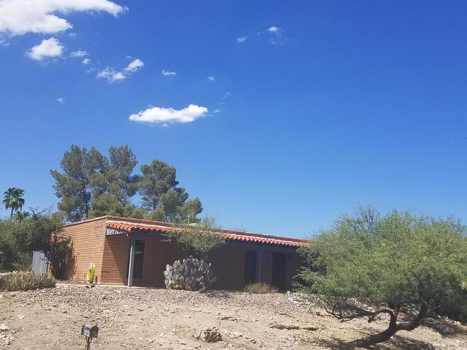 1st image of 2820 W Calle Arandas