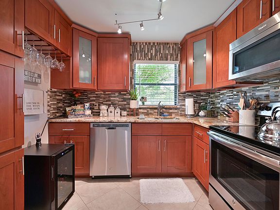 5th image of 13240 White Marsh Ln #3122