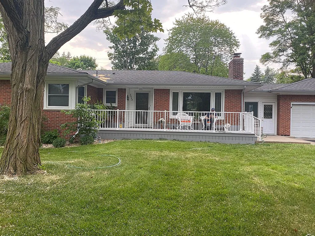 2898 Seminole Rd photo 1
