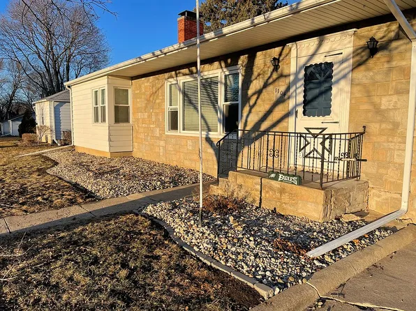 1104 S Main St, Charles City, IA 50616