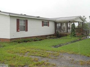 371 Marshall Ridge Dr, Ararat, VA 24053