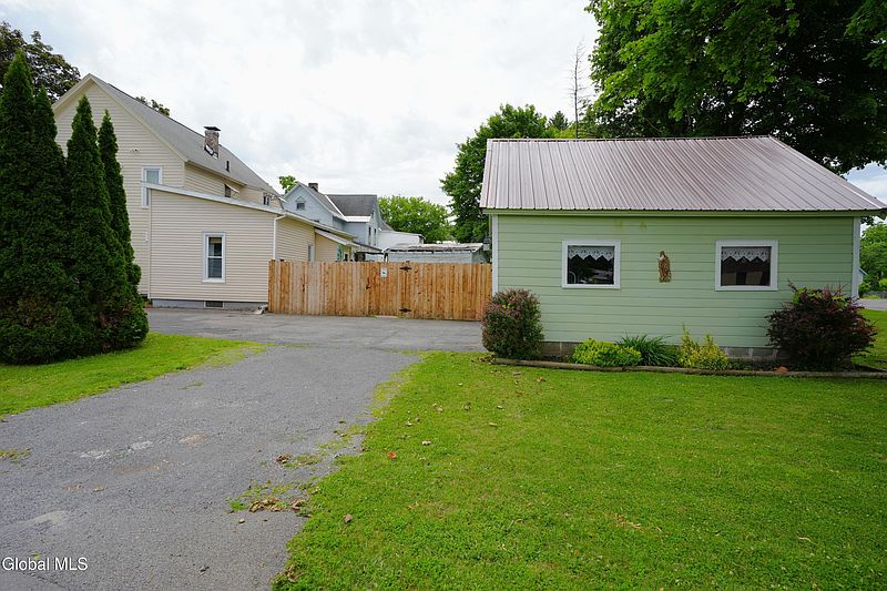 5th image of 451 N Perry Street