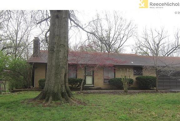 2nd image of 5618 N Colrain Ave