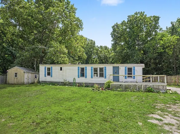 29201 Jewells Dr, Lawton, MI 49065