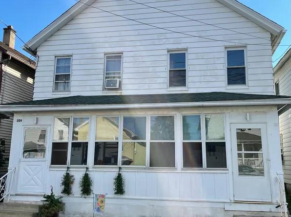 211 W Grove St #209, Taylor, PA 18517