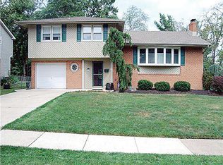132 Brentwood Dr, Mount Laurel, NJ 08054