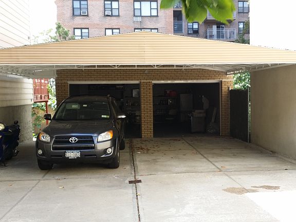 4th image of 3009 Barker Ave