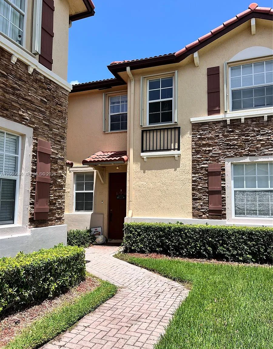 Villas At Carmel Condo No — Photo 2
