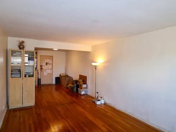 87-40 Francis Lewis Boulevard image 3 of 17