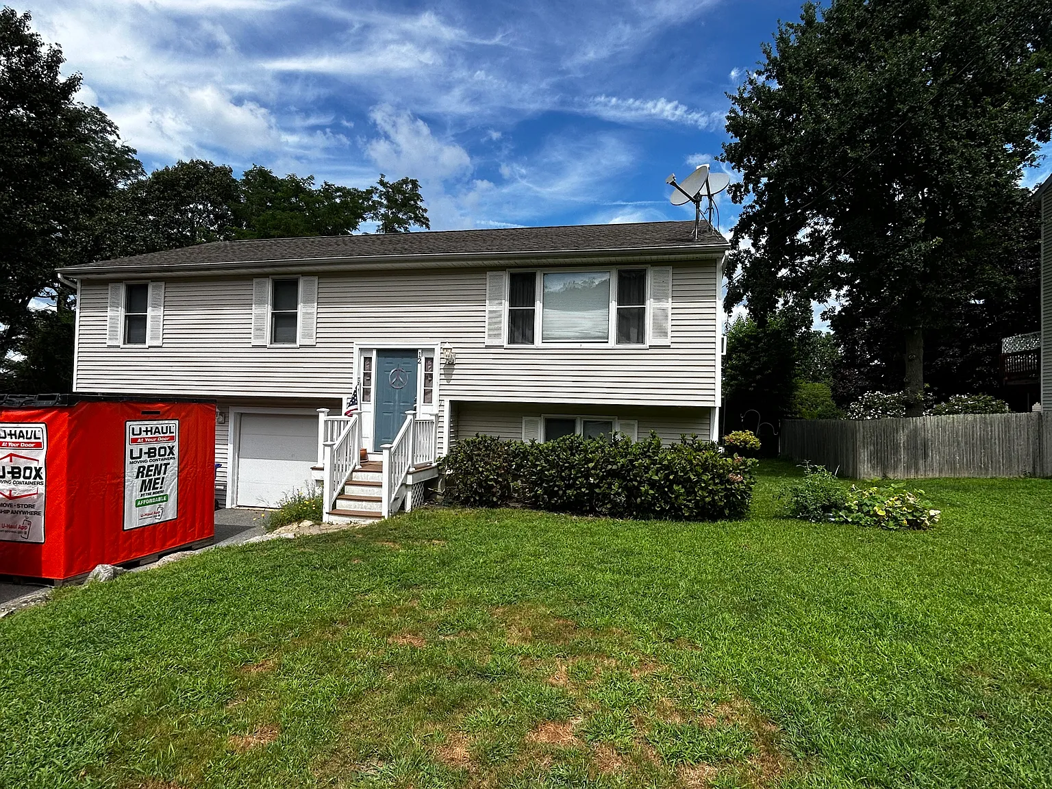 3 bed, 1400 sqft, $3,000 — Photo 1