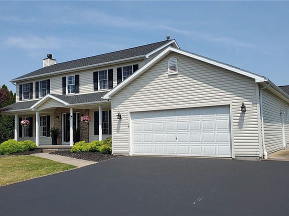 2nd image of 12 Hollow Hill Ln