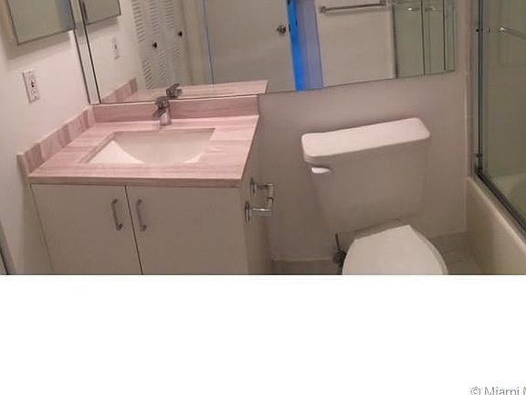 4th image of 3300 NE 191st St APT 607