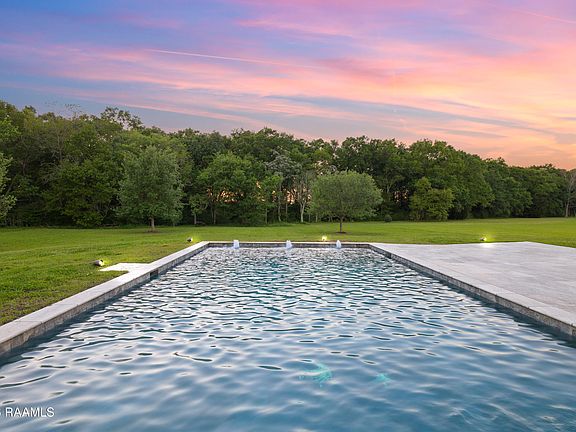 2nd image of 801 Breaux Rd