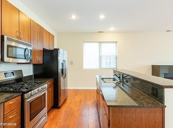 3rd image of 6609 S Kimbark Ave #3A