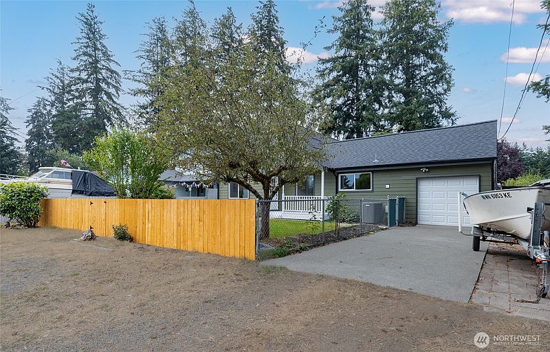 3rd image of 8407 Winona Street SW