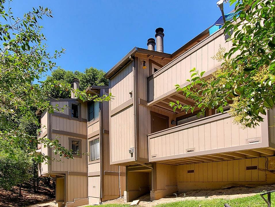 1st image of 33 Clay Ct