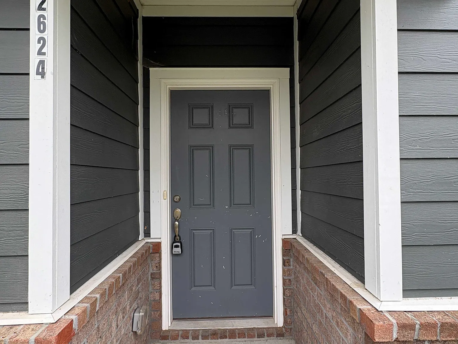 4 bed, 2135 sqft, $2,690 — Photo 4