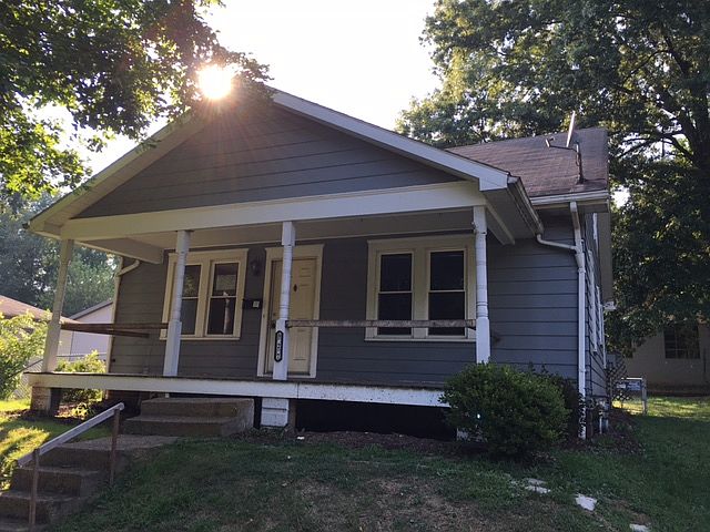 1st image of 827 Sheridan Dr