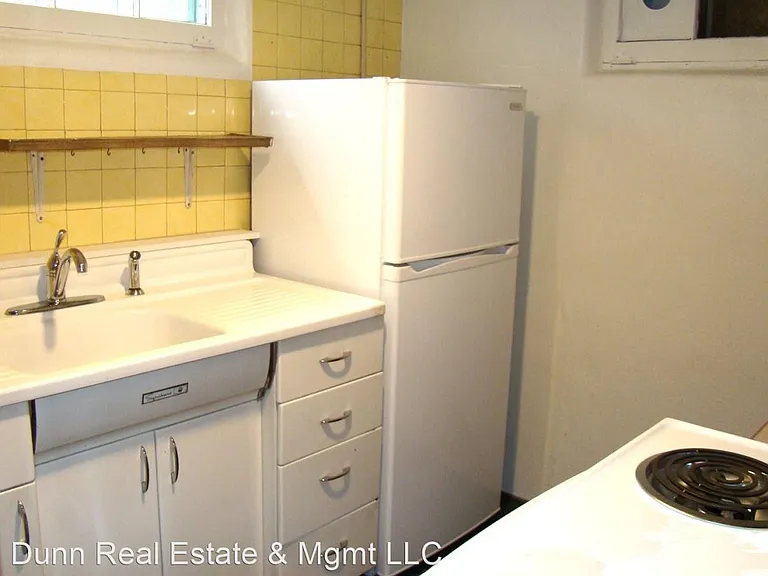 645 S Whitcomb St #B — Photo 5