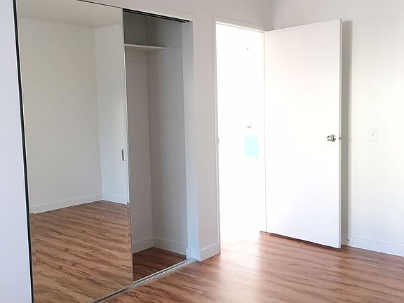 4th image of 4226 Stillwell Ave APT 8