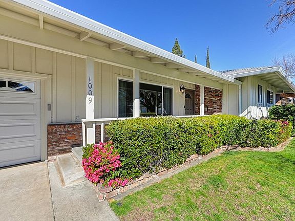 2nd image of 1009 Audrey Way