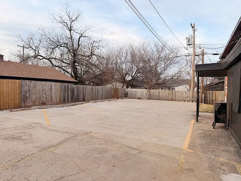 2301 NW 18th St #2 — Photo 14