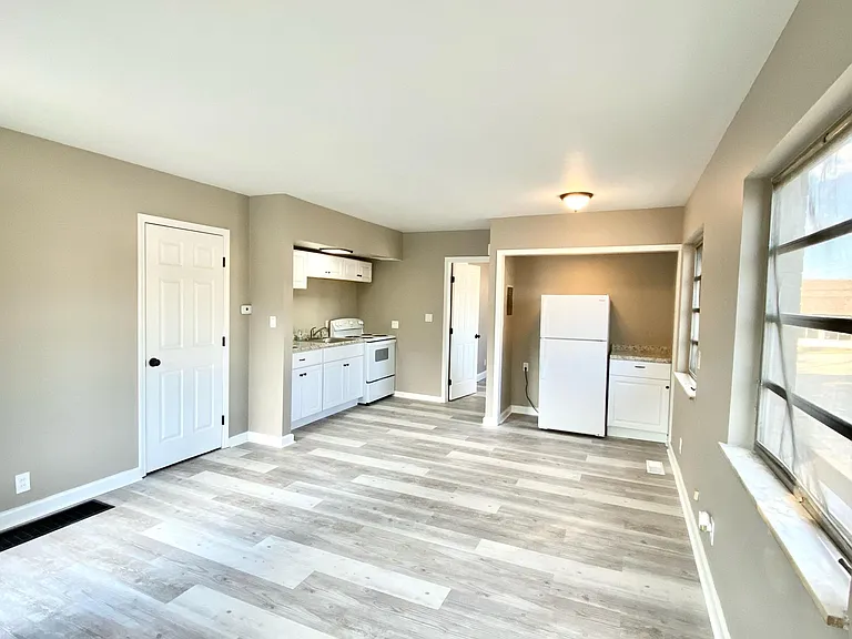 9 Linwood Ave #4 — Photo 3